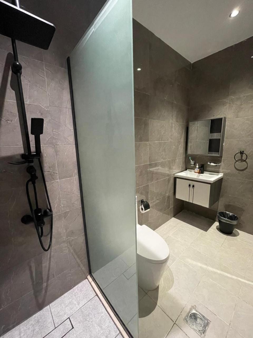 Shower, Toilet, Bathroom
