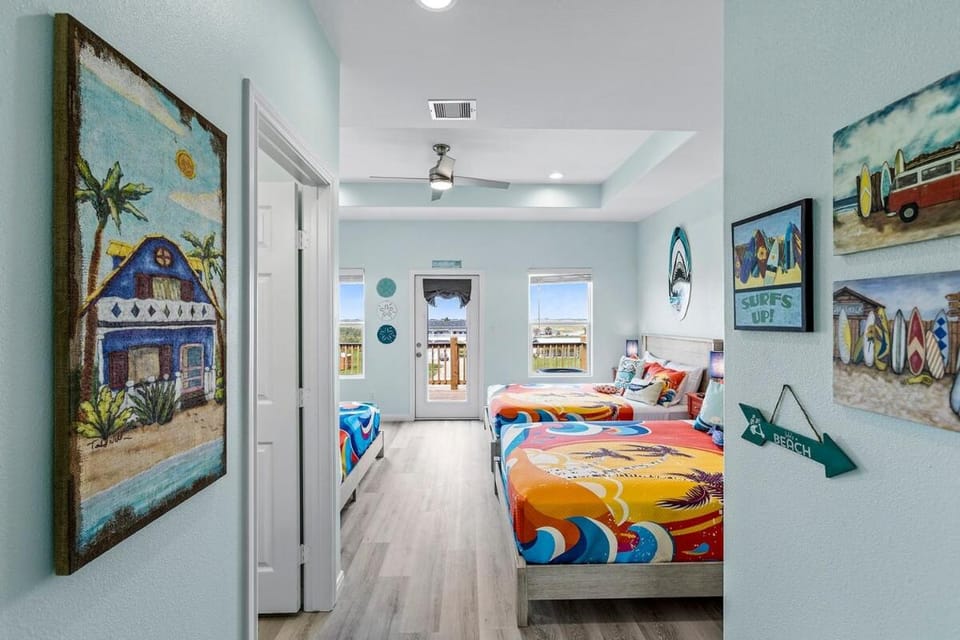 Jolly Roger - Themed Beachfront 5BR with Arcade House in Bolivar Peninsula