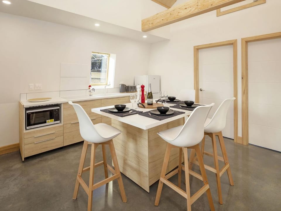 Avonside Alpine Estate 2 - Jindabyne Farm Stay in Berridale