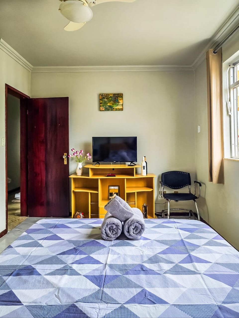 Bed, TV and multimedia, Photo of the whole room, Bedroom, flat iron, internet, wardrobe