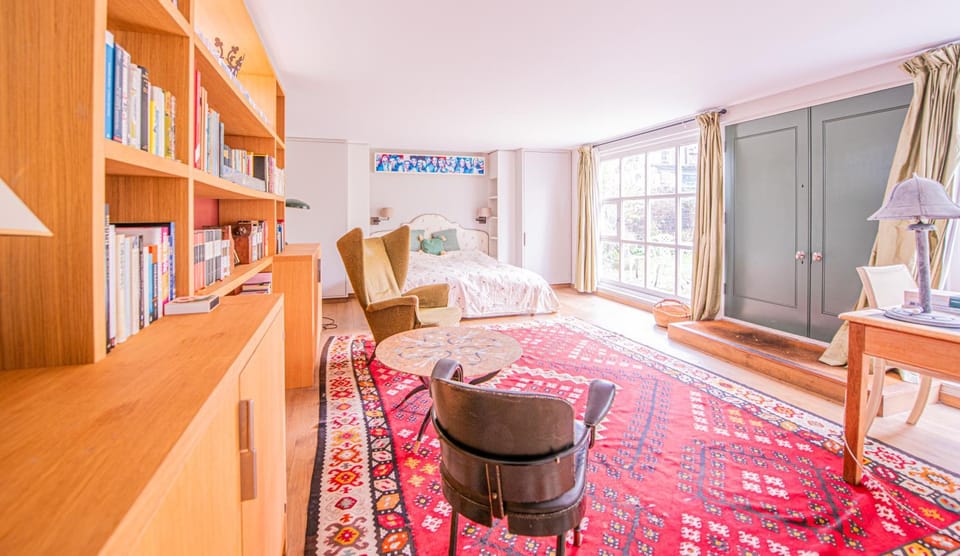 Cute Cosy Guest House Easy Access to Central LDN Apartment in London
