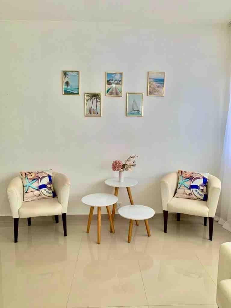 Pitangueiras Guarujá lindo apto a uma quadra da praia Apartment in State of São Paulo