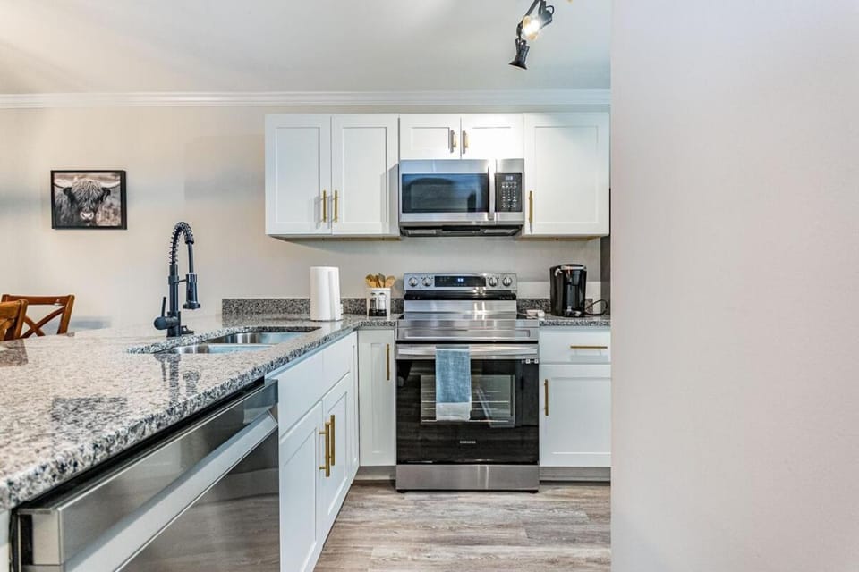 Double en suite townhome close to Wakemed House in Raleigh