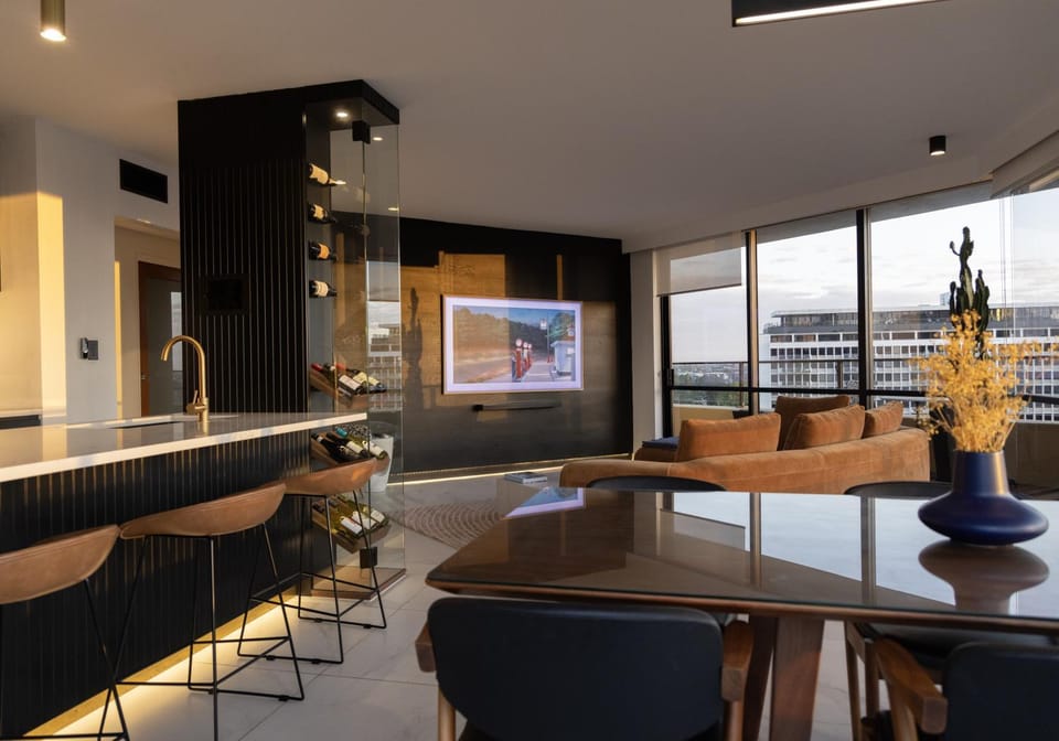 Casino, TV and multimedia, Balcony/Terrace, Kitchen or kitchenette, Living room, Lounge or bar, Decorative detail, Seating area, Dining area, City view, Sunrise, Sunset, heating, air conditioner