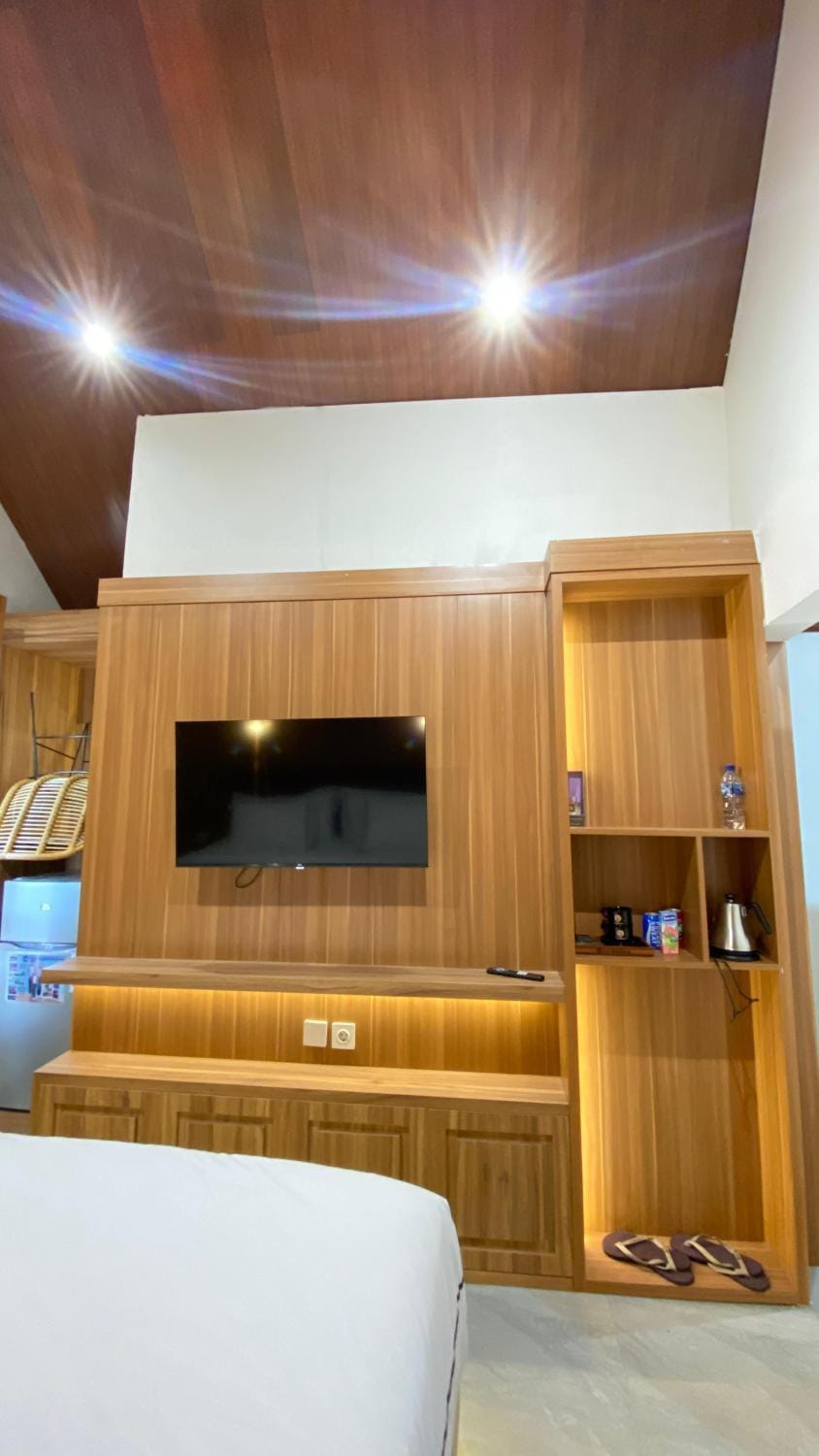Communal lounge/ TV room, TV and multimedia, wardrobe
