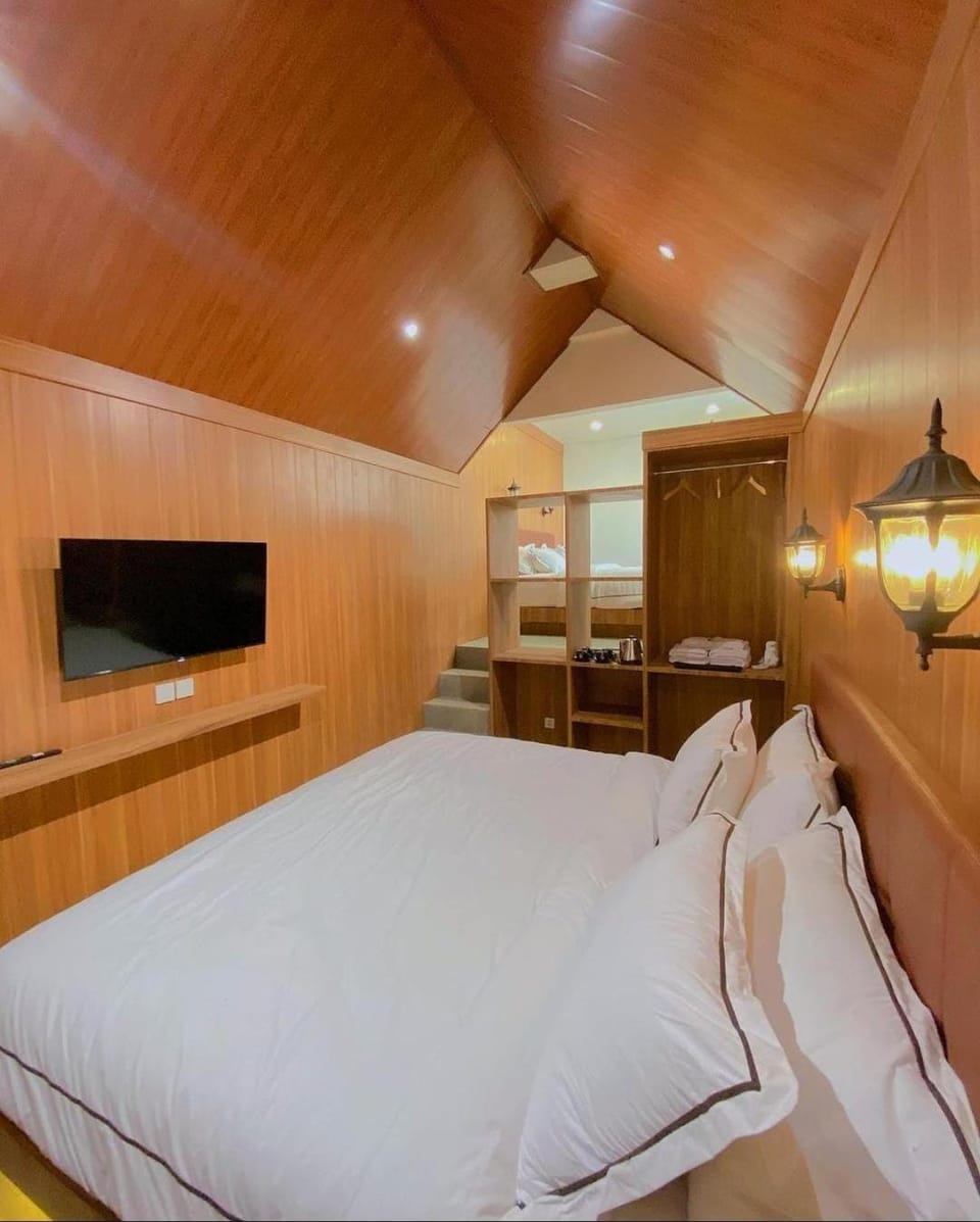 Communal lounge/ TV room, Bed, TV and multimedia, Photo of the whole room, Bedroom, wardrobe, air conditioner