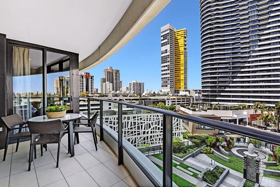 Property building, View (from property/room), Balcony/Terrace, City view