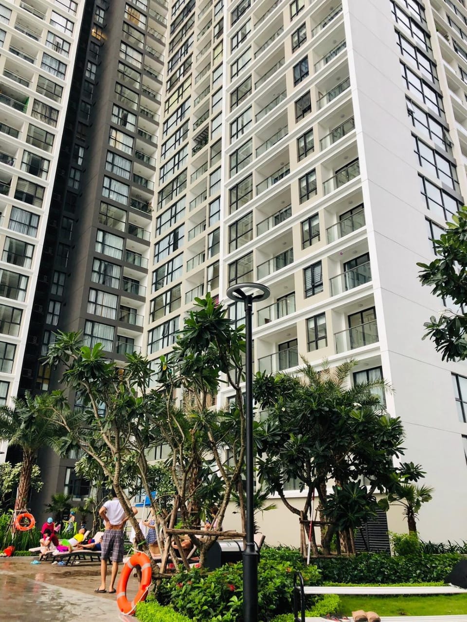Vinhomes Skylake-Big Lake View 3 Bedroom Apartment in Laos