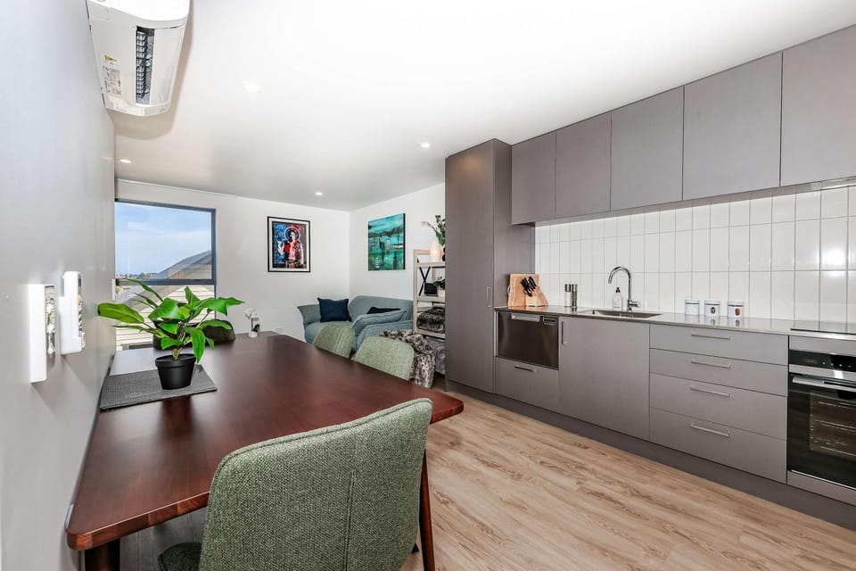 Mornington Oceanview Retreat House in Dunedin