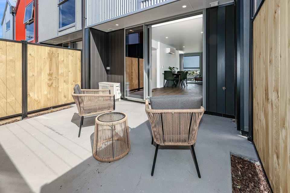 Mornington Oceanview Retreat House in Dunedin