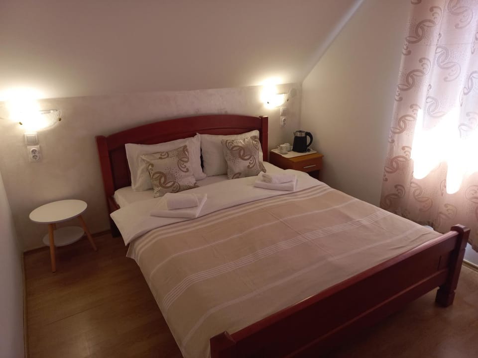 Apartmani Sobe Šljivančanin Bed and Breakfast in Montenegro