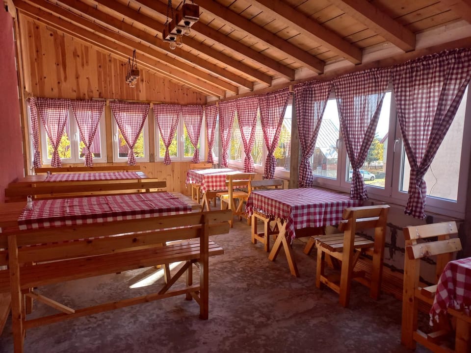 Apartmani Sobe Šljivančanin Bed and Breakfast in Montenegro