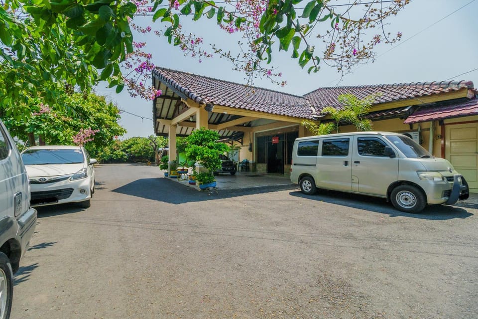 Property building, Parking