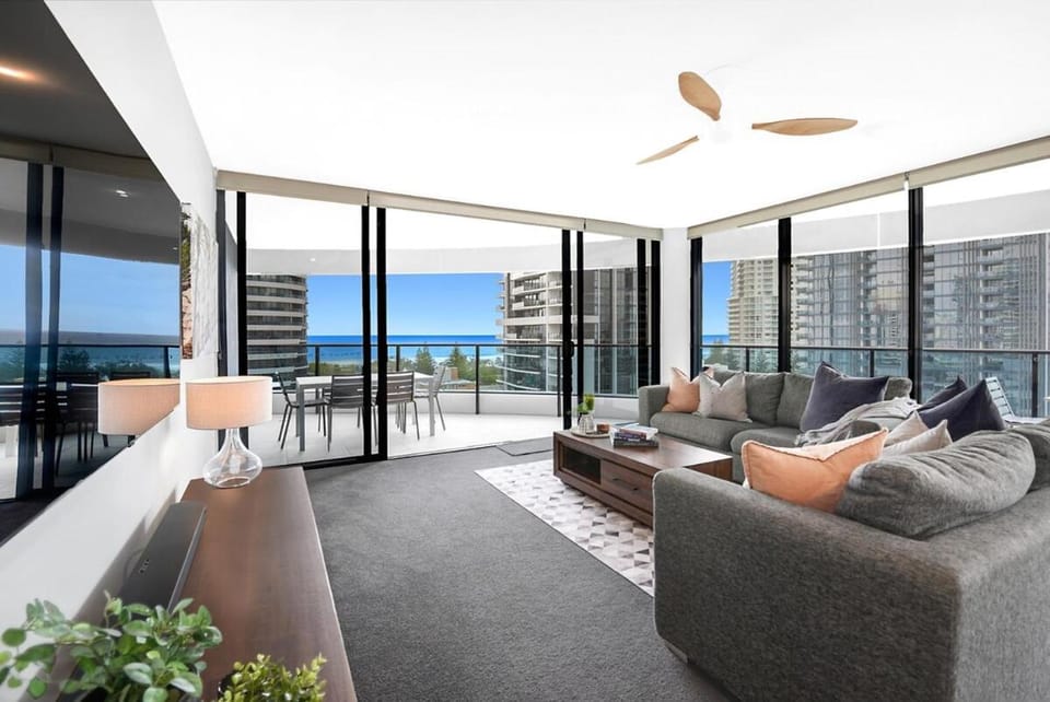 Relax at the BEACH at Oracle - level 10 Apartment in Gold Coast