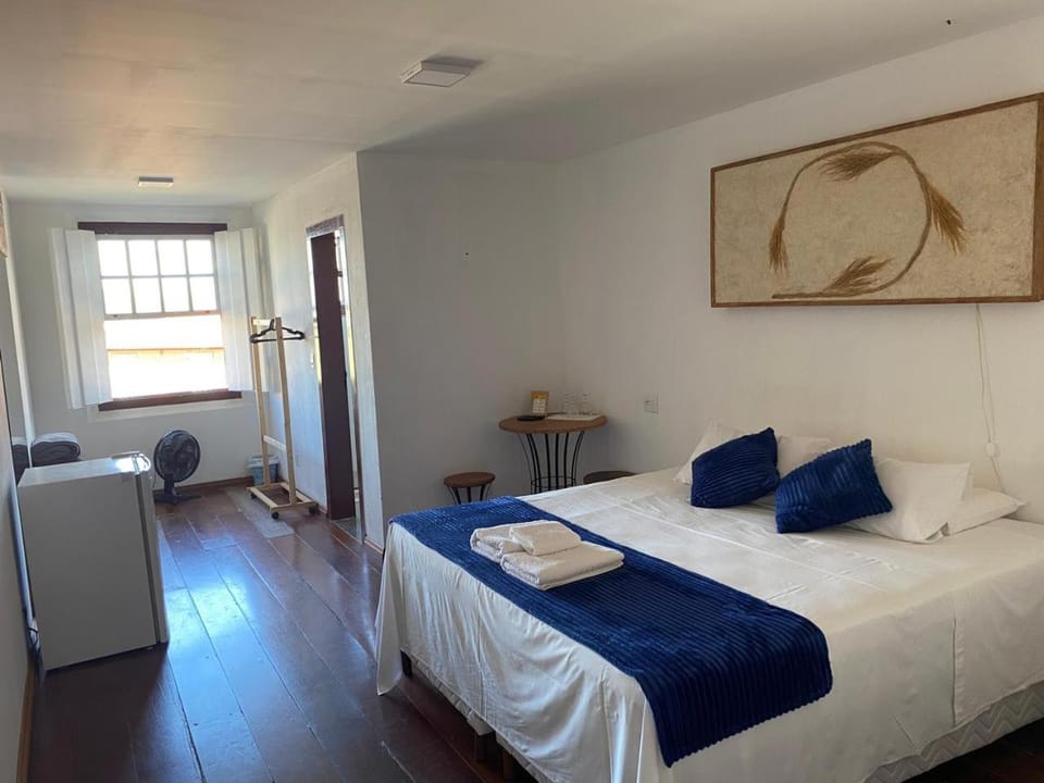 Bed, Photo of the whole room, Bedroom, minibar