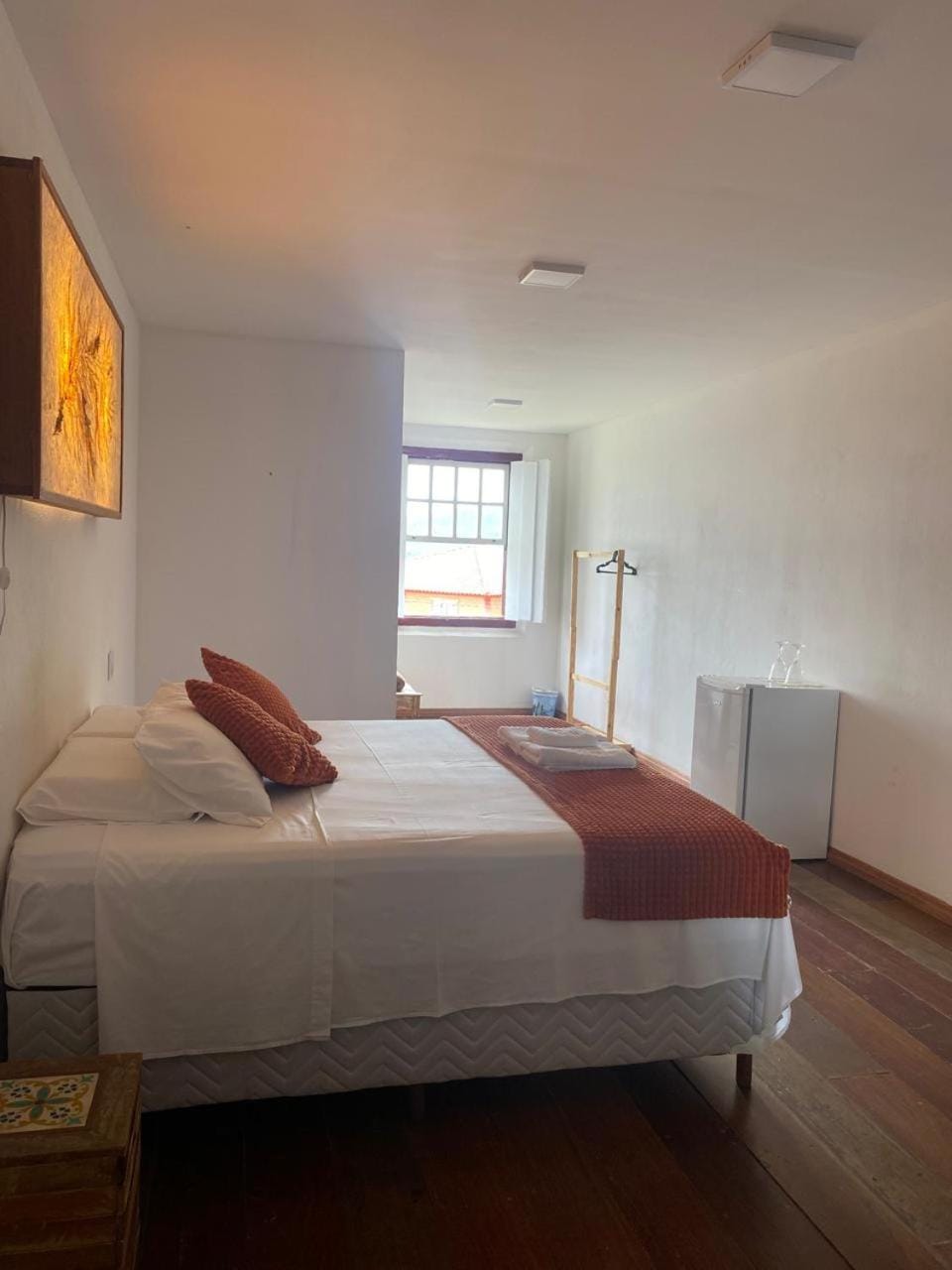 Bed, Photo of the whole room, Bedroom, minibar