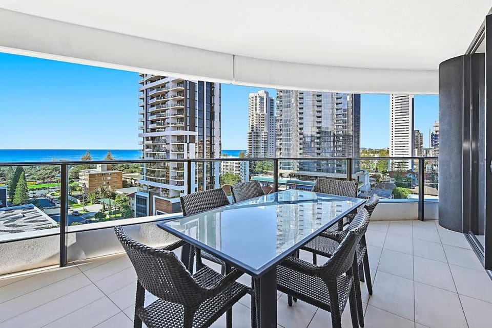 View (from property/room), Balcony/Terrace, City view, Sea view