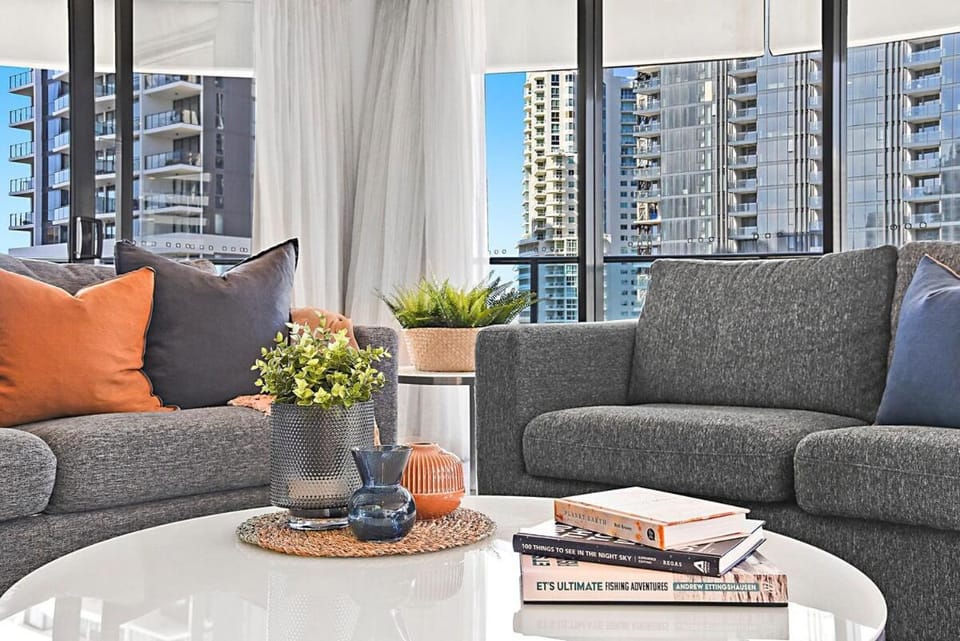 Classy BEACH Stay at Oracle - level 9 Apartment in Gold Coast