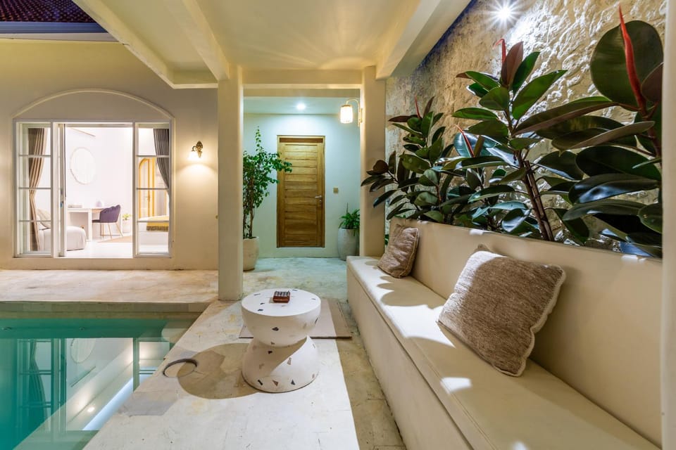 Seating area, Swimming pool