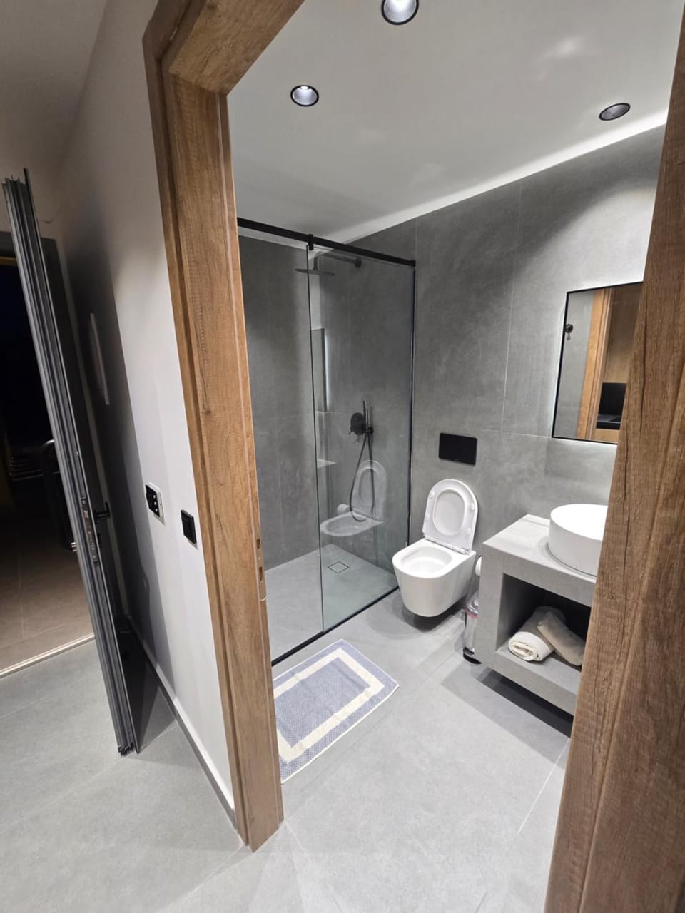 Shower, Toilet, Bathroom