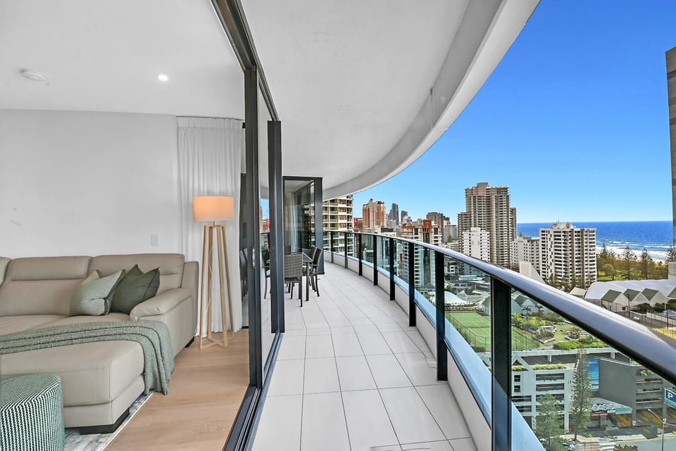 OCEAN Views at Oracle - level 17 Apartment in Gold Coast