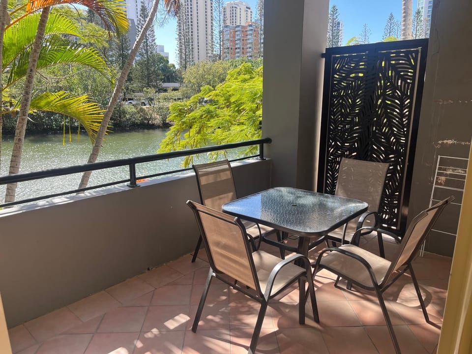 Serenity in Surfers Paradise Apartment in Surfers Paradise