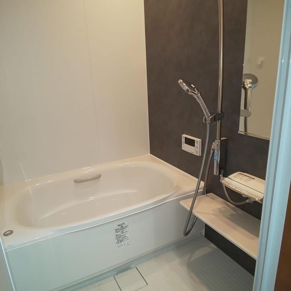 Bathroom, Bath