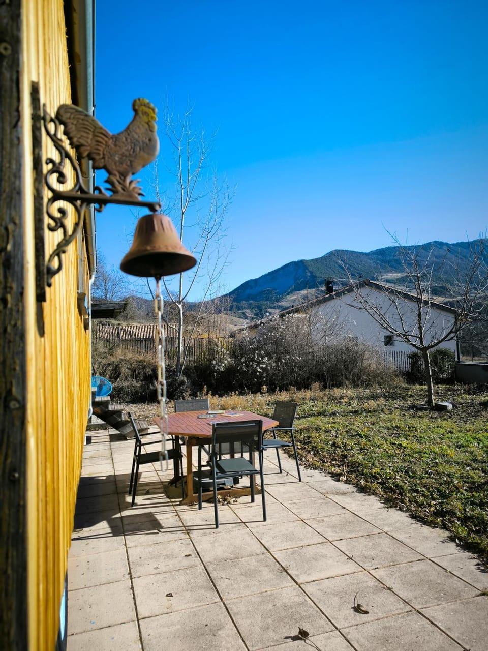 Patio, Natural landscape, Dining area, Mountain view