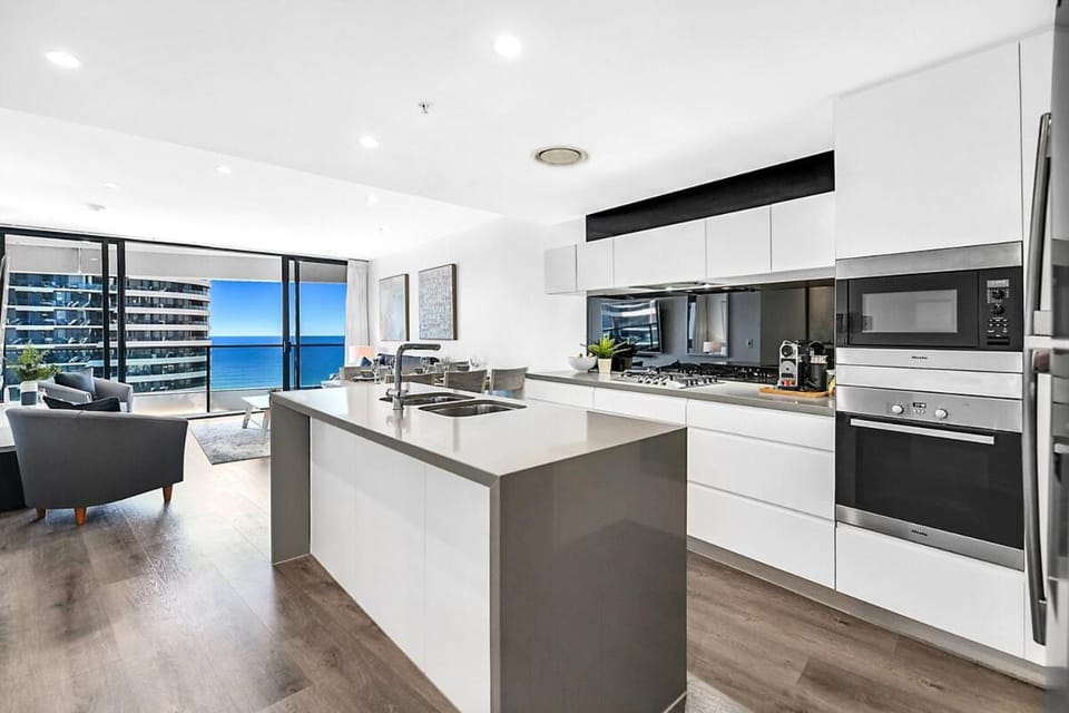 Beachside Holiday at Oracle - level 18 Apartment in Gold Coast