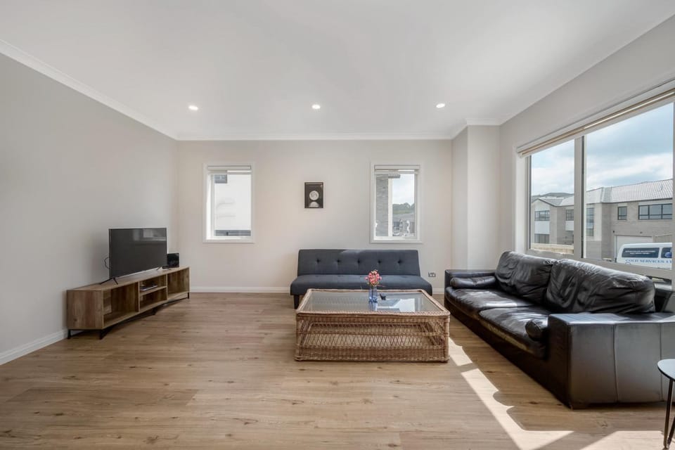 Designer Brand New Large House Flat bush House in Auckland