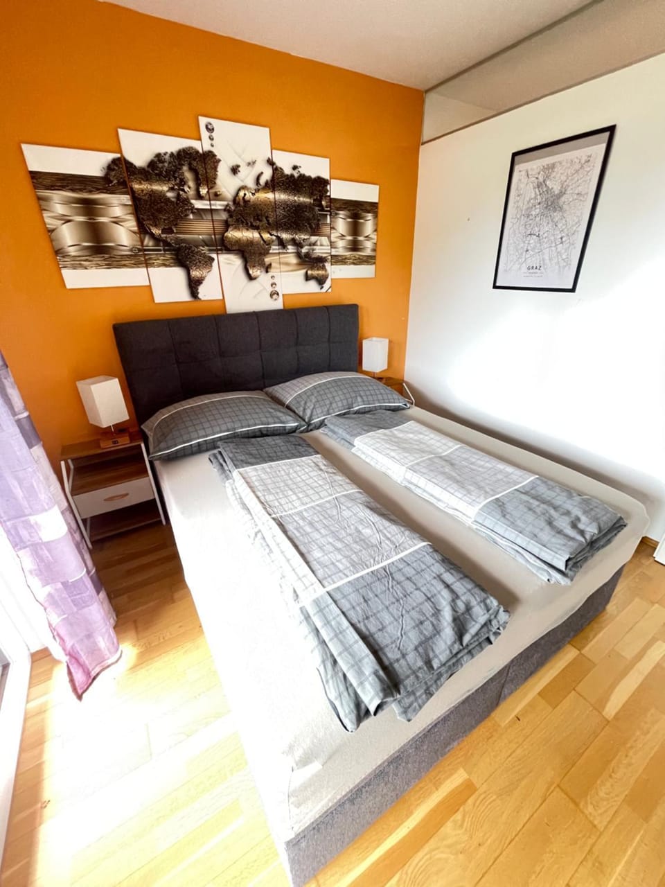Bed, Photo of the whole room, Bedroom