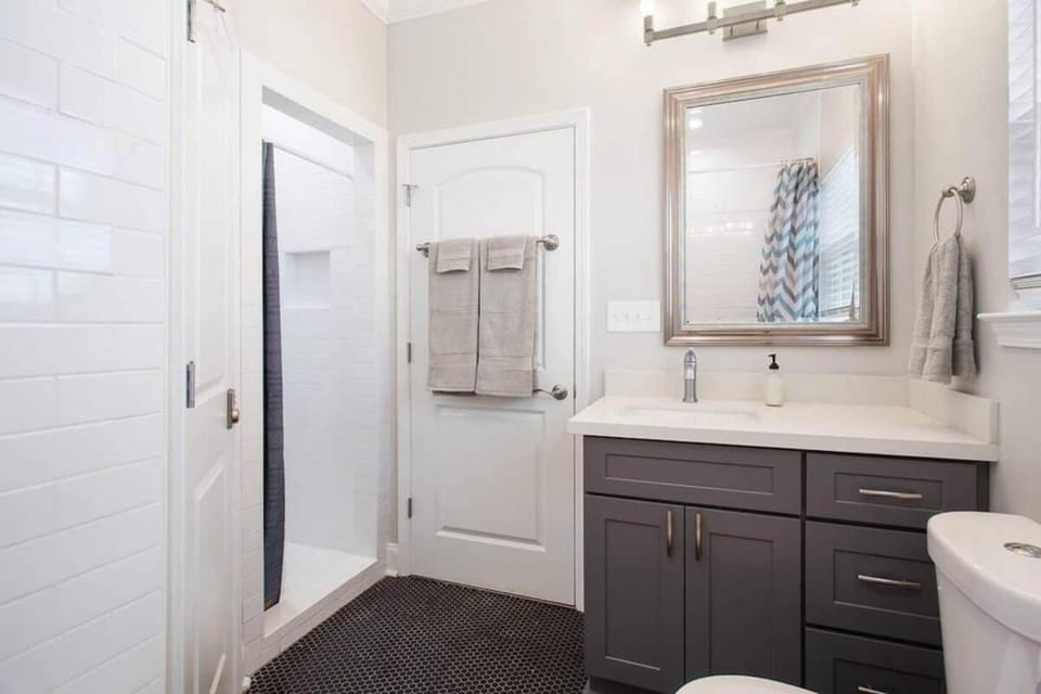 Modern 3 Bedroom in Mid City House in New Orleans