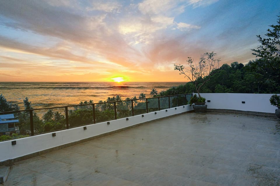 Nearby landmark, Balcony/Terrace, Sea view