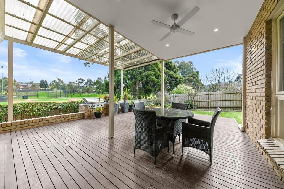 Direct access to Park 4 Bedroom Nice House House in City of Monash