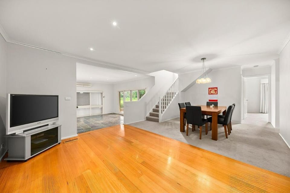 Direct access to Park 4 Bedroom Nice House House in City of Monash