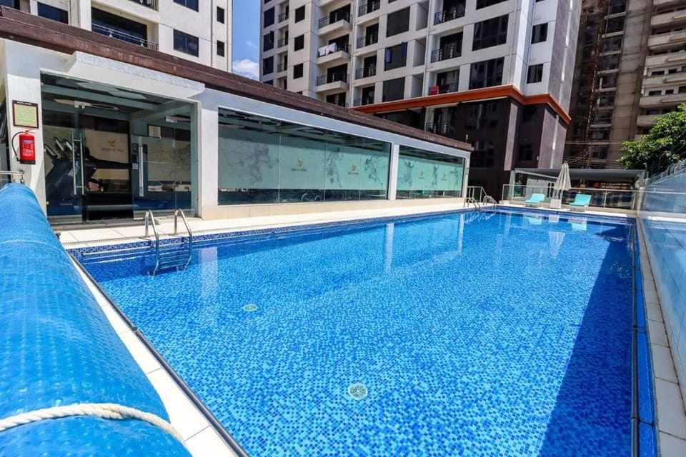 2BR With Lovely Views, Balcony, Gym&Pool Apartment in Nairobi