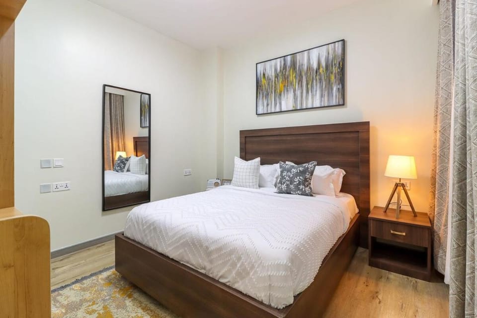 2BR With Lovely Views, Balcony, Gym&Pool Apartment in Nairobi
