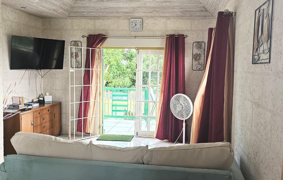 Jackson Breezy Vacation and Venue Rental Barbados Apartment in Saint James