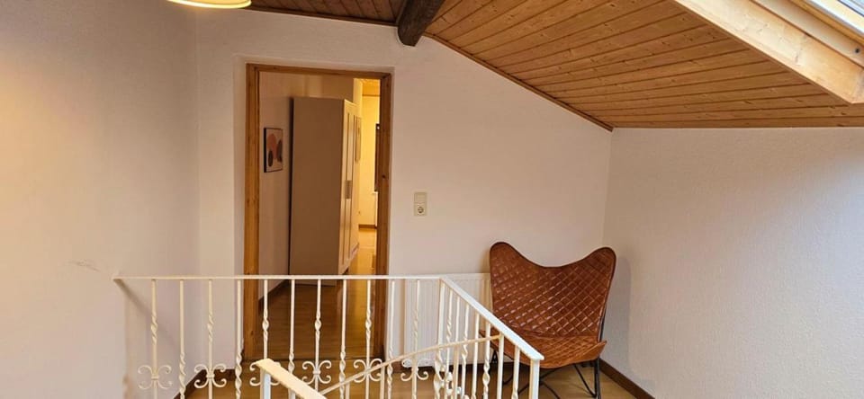 Photo of the whole room, Bedroom, wardrobe