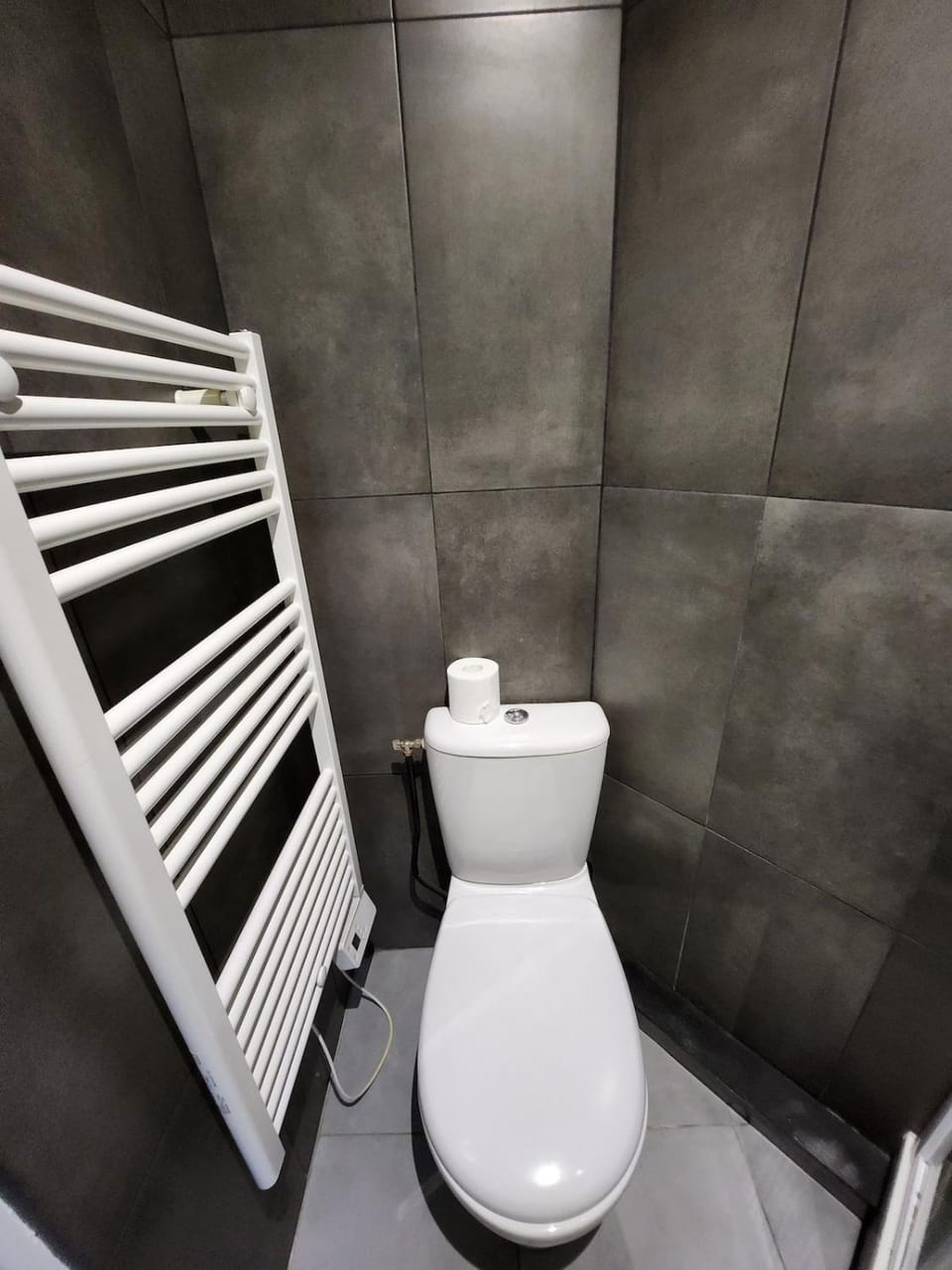 Agréable et vaste Studio à 350 M de Paris Apartment in Île-de-France