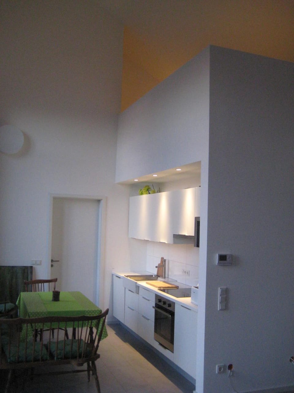 Kitchen or kitchenette, Dining area, oven, stove