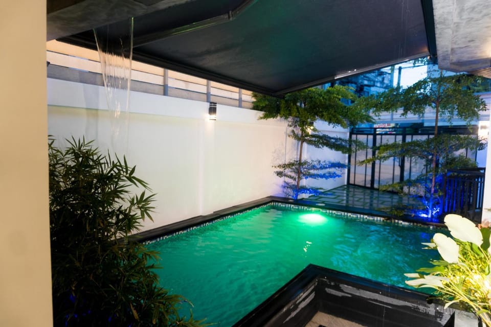 Swimming pool