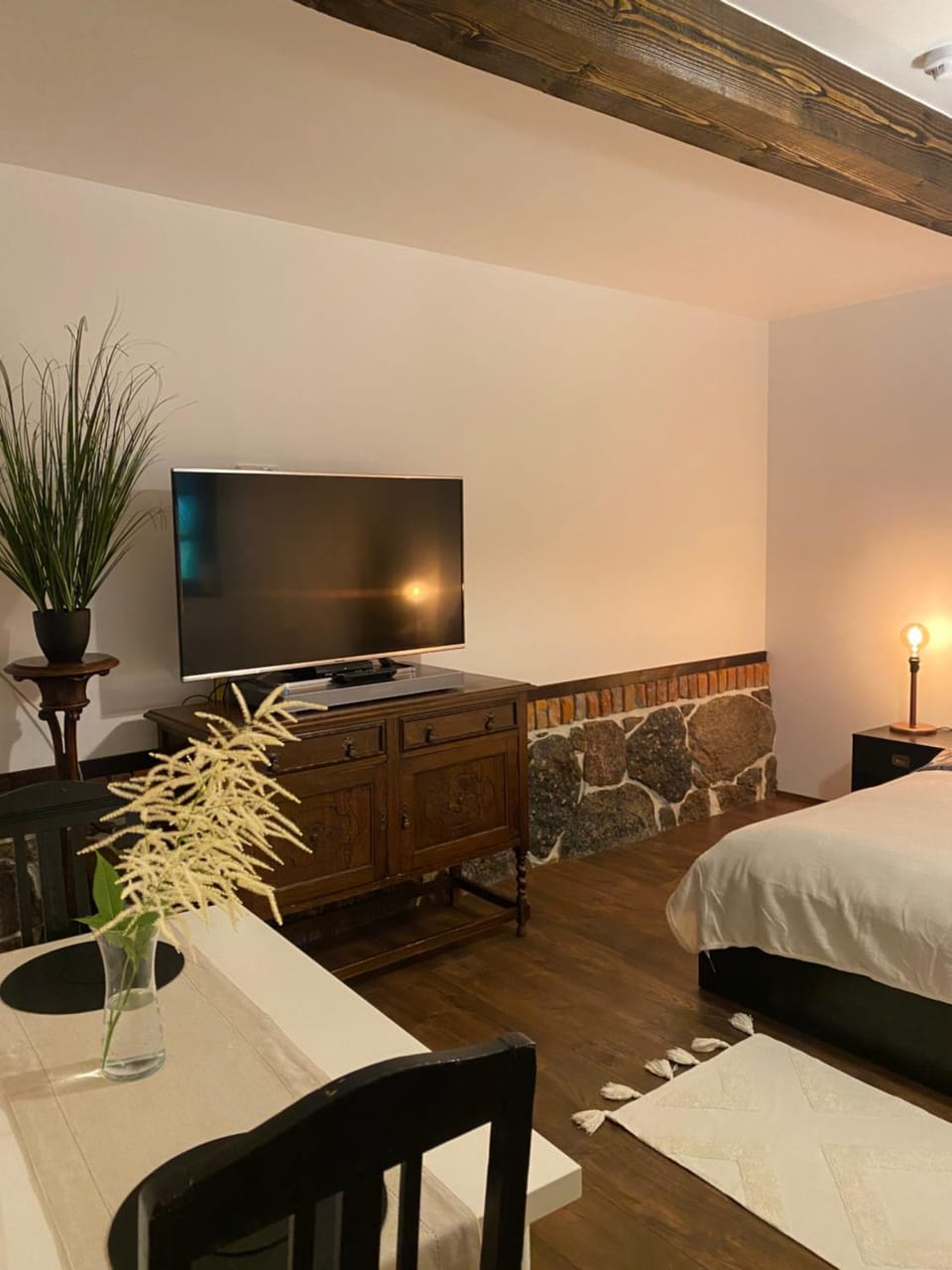Countryside double bed room Kisiniai Apartment in Klaipėda County, Lithuania