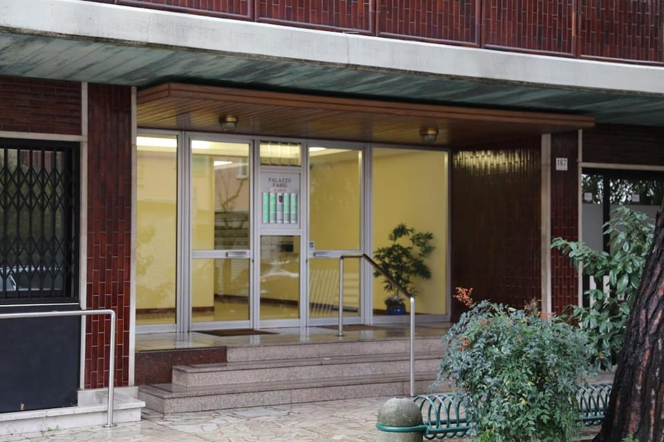 Property building, Facade/entrance