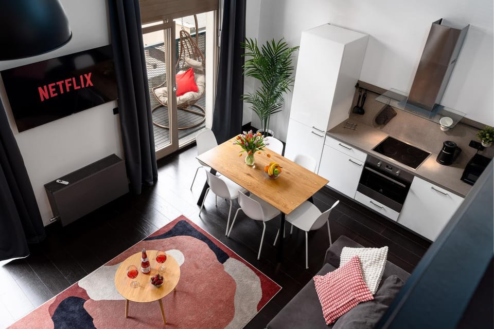 Kitchen or kitchenette, Living room