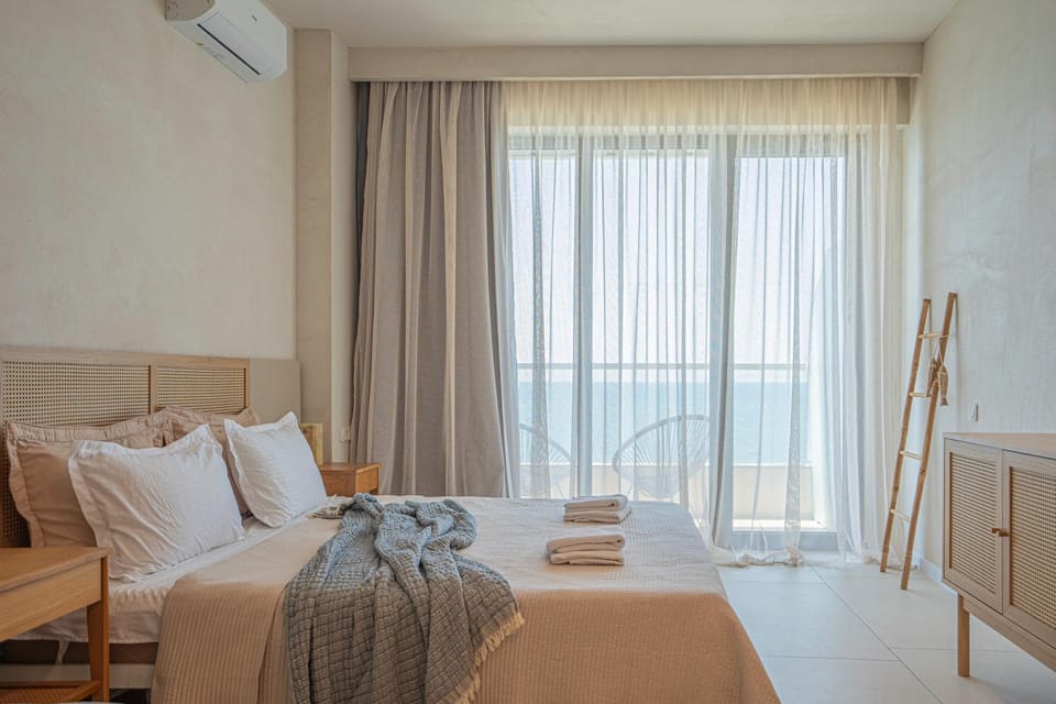Bedroom, air conditioner