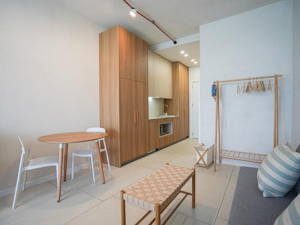 Kitchen or kitchenette, Living room
