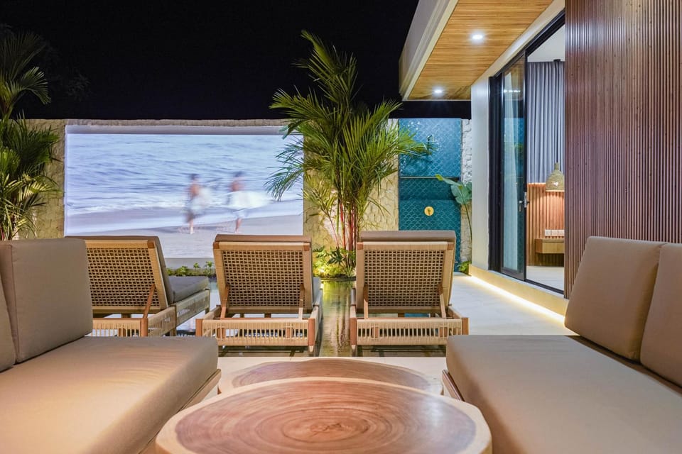 TV and multimedia, Swimming pool