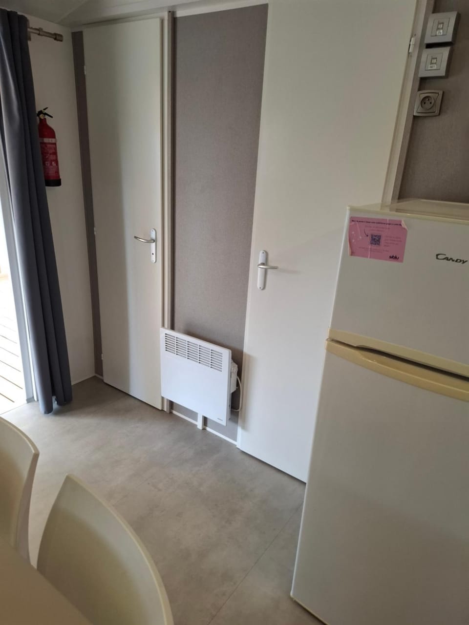 Kitchen or kitchenette, Living room, Seating area