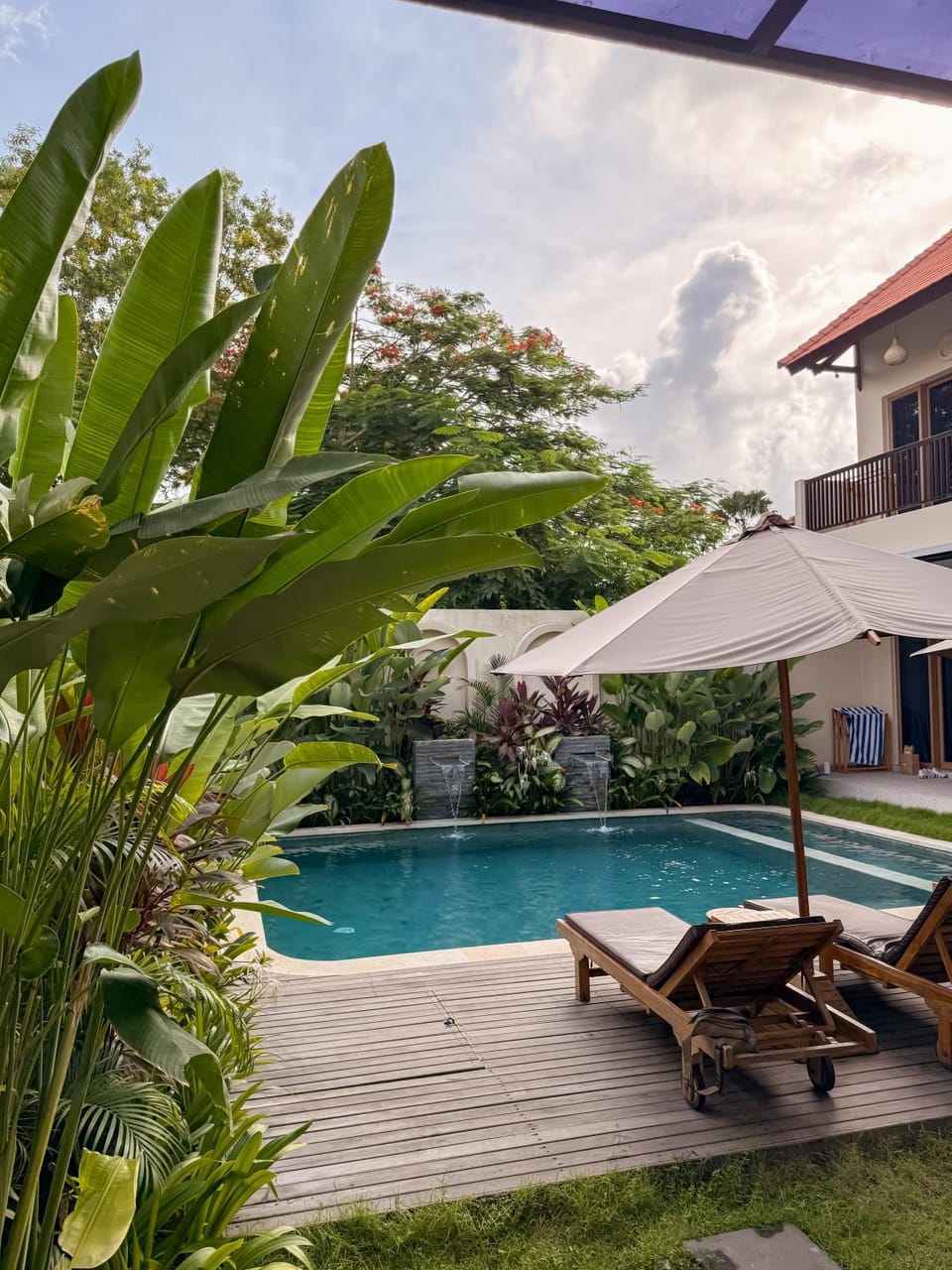 Swimming pool